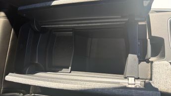 Peugeot 3008 SUV 1.2 HYBRID GT SUV 5dr Petrol Hybrid e-DSC6 Euro 6 (s/s) (136 ps)