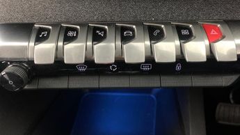 Peugeot 3008 SUV 1.2 PureTech Allure Premium SUV 5dr Petrol EAT Euro 6 (s/s) (130