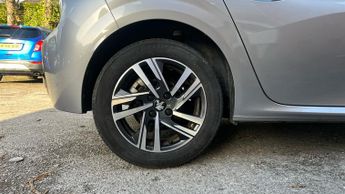 Peugeot 208 1.2 PureTech Allure Premium + Hatchback 5dr Petrol EAT Euro 6 (s