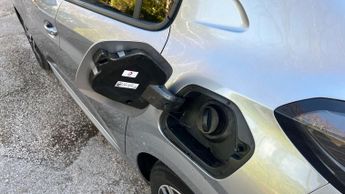 Peugeot 208 1.2 PureTech Allure Premium + Hatchback 5dr Petrol EAT Euro 6 (s