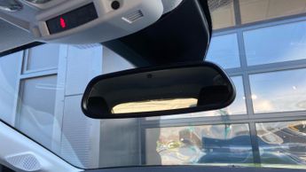 Peugeot 208 1.2 HYBRID Allure Hatchback 5dr Petrol Hybrid e-DSC6 Euro 6 (s/s