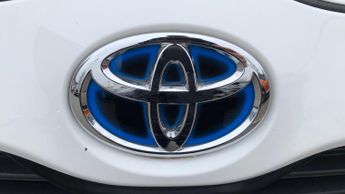 Toyota Yaris 1.5 VVT-h Icon Hatchback 5dr Petrol Hybrid E-CVT Euro 6 (s/s) (1