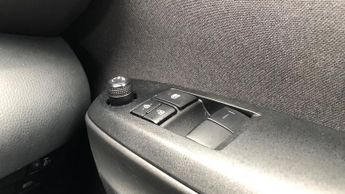 Toyota Yaris 1.5 VVT-h Icon Hatchback 5dr Petrol Hybrid E-CVT Euro 6 (s/s) (1