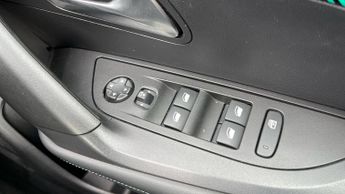 Peugeot 2008 50kWh Allure Premium SUV 5dr Electric Auto (7kW Charger) (136 ps