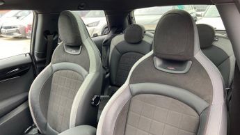 Mini Hatch 2.0 Cooper S Sport Hatchback 3dr Petrol Steptronic Euro 6 (s/s) 