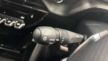 Peugeot 208 1.2 HYBRID GT Hatchback 5dr Petrol Hybrid e-DSC6 Euro 6 (s/s) (1