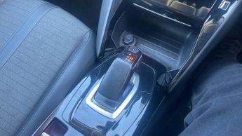 Peugeot 2008 50kWh Allure SUV 5dr Electric Auto (136 ps)