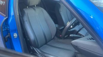 Peugeot 2008 50kWh Allure SUV 5dr Electric Auto (136 ps)