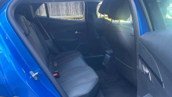 Peugeot 2008 50kWh Allure SUV 5dr Electric Auto (136 ps)