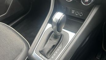 Renault Captur 1.6 E-TECH techno SUV 5dr Petrol Hybrid Auto Euro 6 (s/s) (145 p