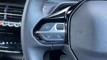 Peugeot 2008 50kWh Allure SUV 5dr Electric Auto (7kW Charger) (136 ps)