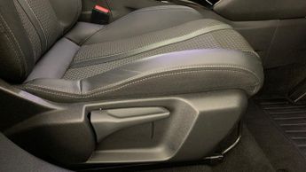 Peugeot 2008 50kWh GT SUV 5dr Electric Auto (7kW Charger) (136 ps)