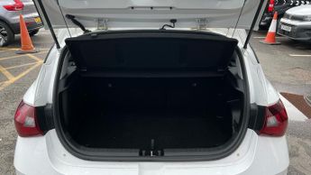 Hyundai I20 1.0 T-GDi MHEV SE Connect Hatchback 5dr Petrol Hybrid DCT Euro 6