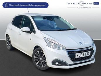 Peugeot 208 1.2 PureTech Tech Edition Hatchback 5dr Petrol Manual Euro 6 (s/