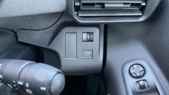 Peugeot Rifter 52kWh GT Standard MPV 5dr Electric Auto (7.4kW Charger) (136 ps)