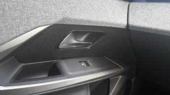 Peugeot 3008 73kWh GT SUV 5dr Electric Auto (210 ps)