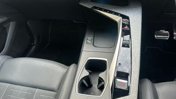 Peugeot 5008 73kWh GT SUV 5dr Electric Auto (210 ps)