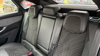 Peugeot 3008 SUV 1.2 GT SUV 5dr Petrol Hybrid e-DSC6 Euro 6 (s/s) (136 ps)