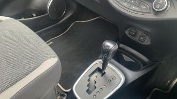 Toyota Yaris 1.5 VVT-h Y20 Bi-tone Hatchback 5dr Petrol Hybrid E-CVT Euro 6 (