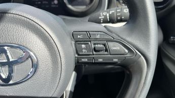 Toyota Yaris 1.5 VVT-h Excel Hatchback 5dr Petrol Hybrid E-CVT Euro 6 (s/s) (
