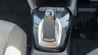 Vauxhall Corsa Electric 50kWh SE Premium Hatchback 5dr Electric Auto (136 ps)