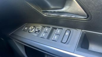 Peugeot 3008 73kWh GT SUV 5dr Electric Auto (210 ps)