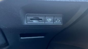 Peugeot 3008 73kWh GT SUV 5dr Electric Auto (210 ps)