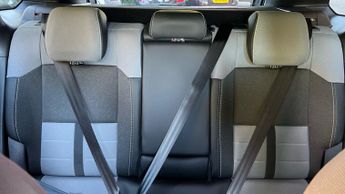 Vauxhall Grandland 1.2 Ultimate SUV 5dr Petrol Hybrid e-DCT Euro 6 (s/s) (136 ps)