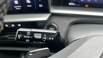 Vauxhall Grandland 1.2 Ultimate SUV 5dr Petrol Hybrid e-DCT Euro 6 (s/s) (145 ps)