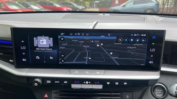 Vauxhall Grandland 1.2 Ultimate SUV 5dr Petrol Hybrid e-DCT Euro 6 (s/s) (145 ps)