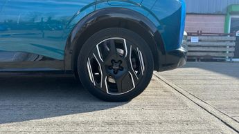 Peugeot 3008 73kWh GT SUV 5dr Electric Auto (210 ps)