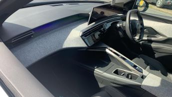 Peugeot 3008 73kWh GT SUV 5dr Electric Auto (210 ps)
