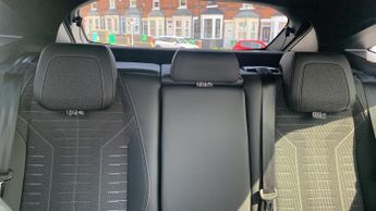 Peugeot 3008 73kWh GT SUV 5dr Electric Auto (210 ps)