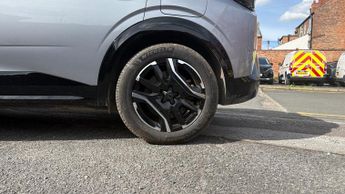 Peugeot 3008 73kWh GT SUV 5dr Electric Auto (210 ps)