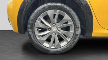 Peugeot 208 50kWh Allure Hatchback 5dr Electric Auto (136 ps)