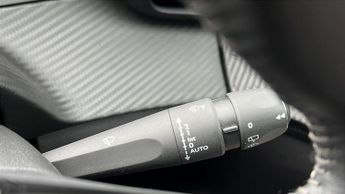 Peugeot 208 50kWh Allure Hatchback 5dr Electric Auto (136 ps)