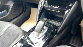 Peugeot 208 50kWh Allure Hatchback 5dr Electric Auto (136 ps)