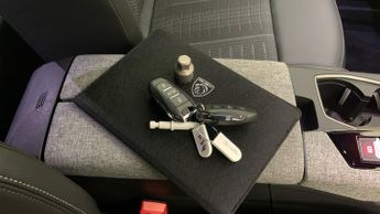 Peugeot 3008 73kWh GT SUV 5dr Electric Auto (210 ps)