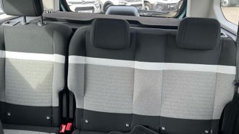 Citroen Berlingo 52kWh PLUS M MPV 5dr Electric Auto (7.4kW Charger) (136 ps)