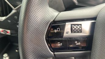 DS Automobiles Ds 3 Crossback E-TENSE 50kWh Performance Line Crossback 5dr Electric Auto (136 