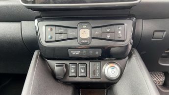 Nissan Leaf 39kWh Tekna Hatchback 5dr Electric Auto (150 ps)