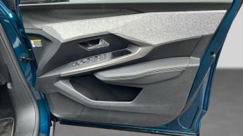 Peugeot 3008 73kWh GT SUV 5dr Electric Auto (210 ps)