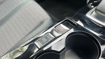 Peugeot 2008 50kWh Allure Premium SUV 5dr Electric Auto (136 ps)