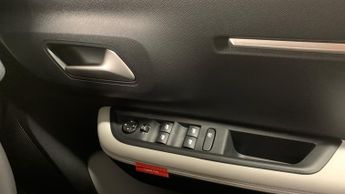 Citroen C3 1.2 Hybrid MAX Hatchback 5dr Petrol Hybrid e-DSC Euro 6 (s/s) (1