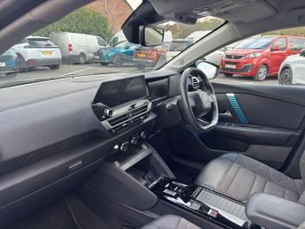 Citroen C4 50kWh Shine Hatchback 5dr Electric Auto (136 ps)