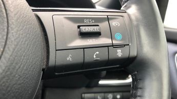 Nissan Qashqai 1.3 DIG-T MHEV Tekna SUV 5dr Petrol Hybrid XTRON Euro 6 (s/s) (1