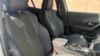 Peugeot 2008 50kWh GT SUV 5dr Electric Auto (7kW Charger) (136 ps)