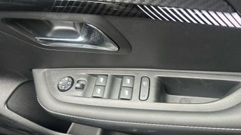 Peugeot 208 50kWh Allure Auto 5dr (7.4kW Charger)
