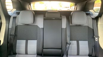 Vauxhall Grandland Electric 73kWh Ultimate SUV 5dr Electric Auto (213 ps)