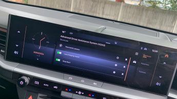 Vauxhall Grandland 1.2 Ultimate SUV 5dr Petrol Hybrid e-DCT Euro 6 (s/s) (136 ps)